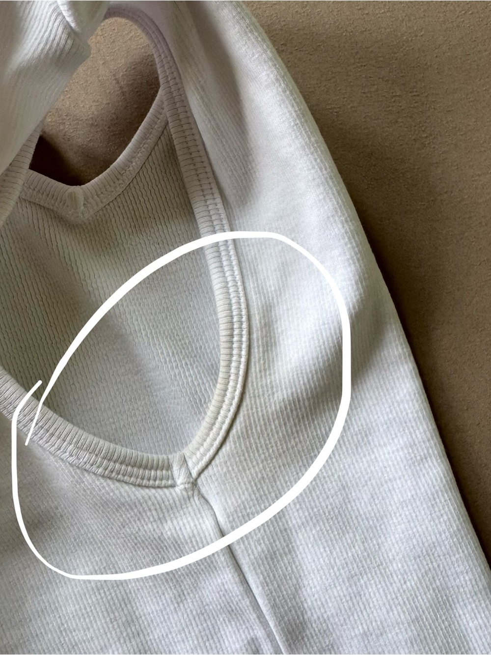 Zara Ribbed V-Neck Tank - Picture 5 of 6